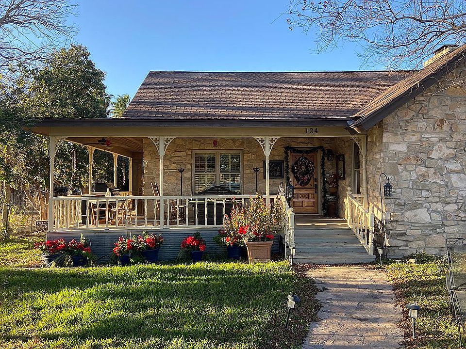 wrap around porch 