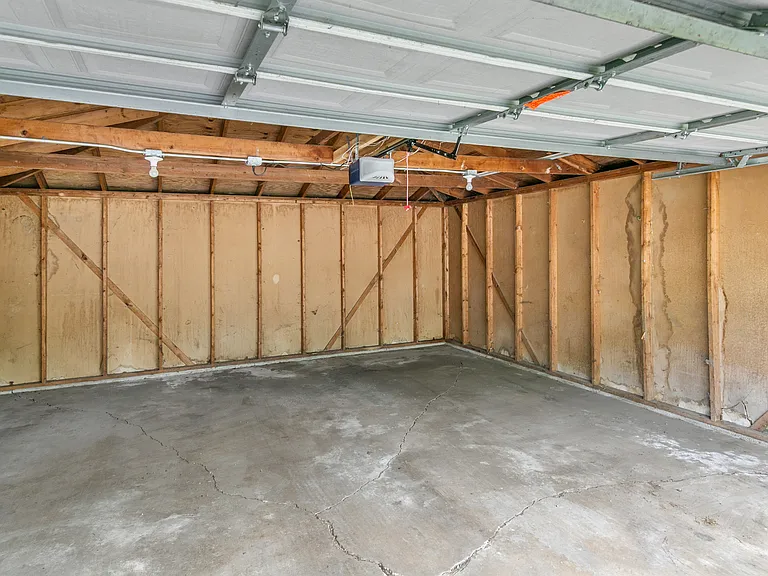 1540 Cherry Ln — Photo 16