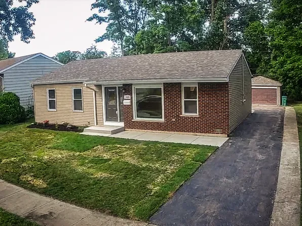 1028 Valley Stream Dr, Wheeling, IL 60090