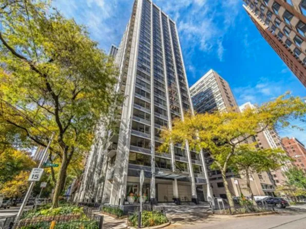 222 E Pearson St, Chicago, IL