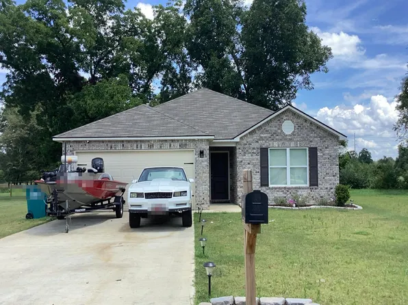 277 Canal Crossing Dr, Wetumpka, AL 36092