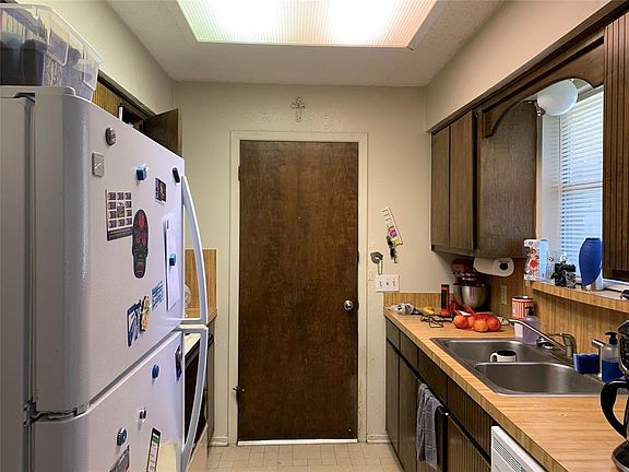 2nd image of 511 N Walnut Creek Dr