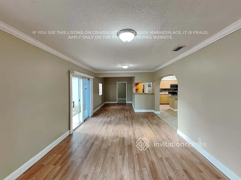 1920 N 53rd Ave — Photo 6