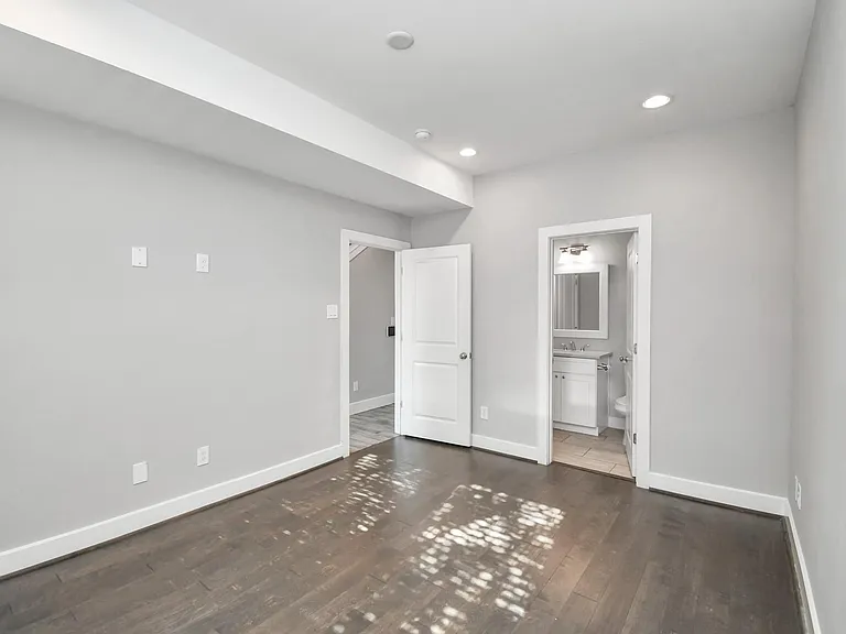 308 Palmer St — Photo 17