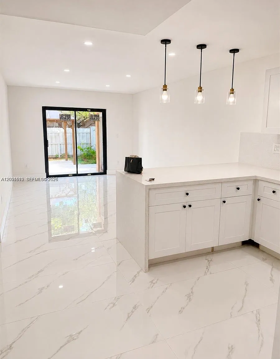 10851 SW 2nd St — Photo 1