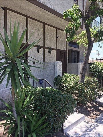 2nd image of 13243 Vanowen St APT 9