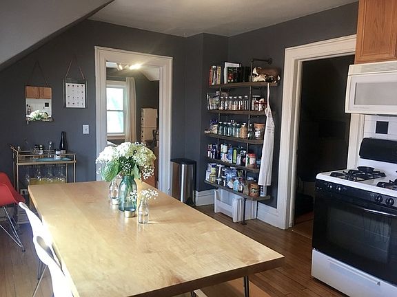 5th image of 2040 W McLean Ave #2