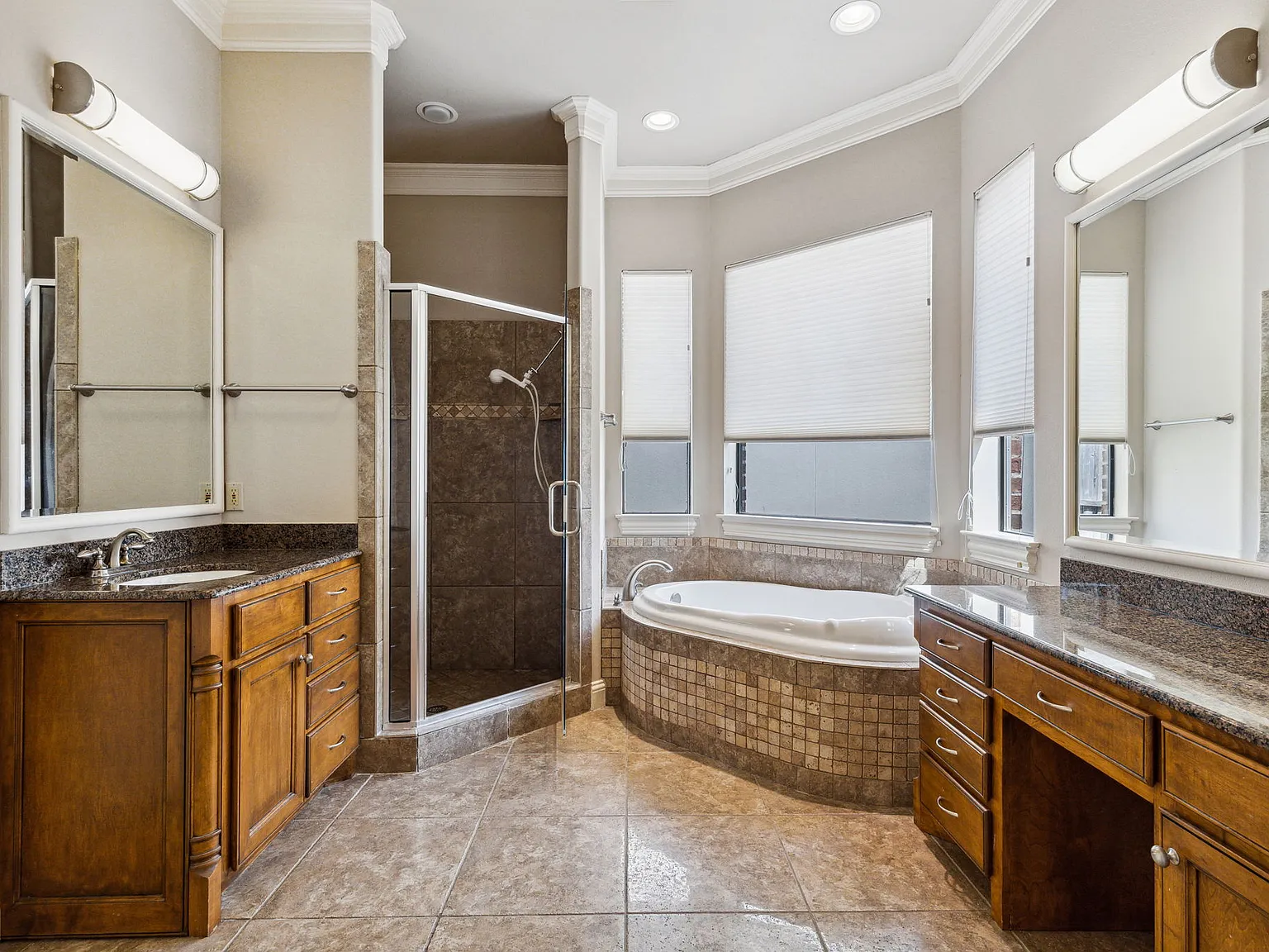 4 bed, 3.5 bath, 3689 sqft, $3,495 — Photo 2