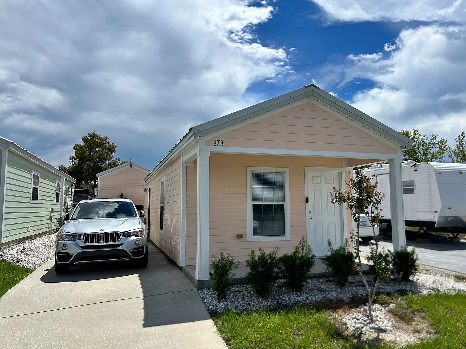 2 bed, 500 sqft, $1,350 — Photo 2