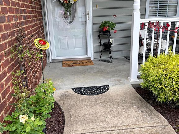 3rd image of 33 Sagewood Ct #33