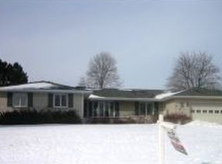 721 S Pinecrest Rd, Green Bay, WI 54313