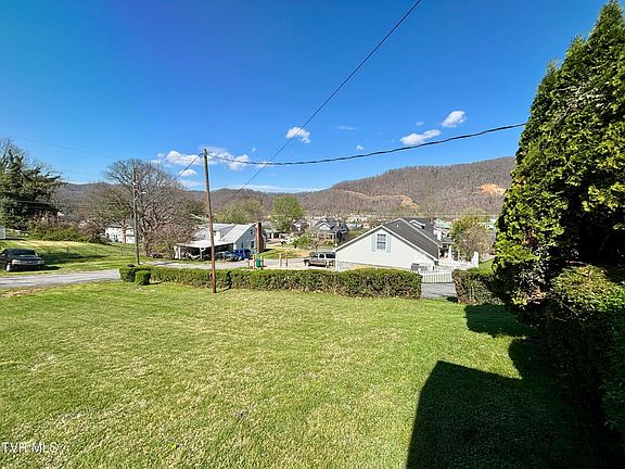 4th image of 313 School St