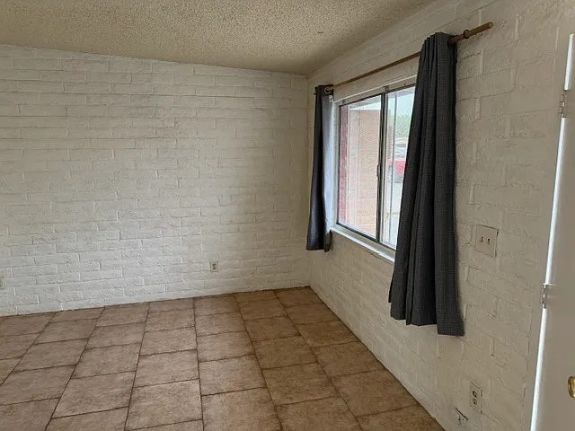 2948 N Tyndall Ave #2948 — Photo 7