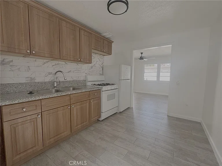 154 N Parker St — Photo 2