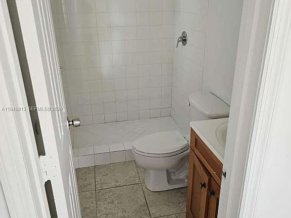 3rd image of 3167 Auburn Blvd APT 203