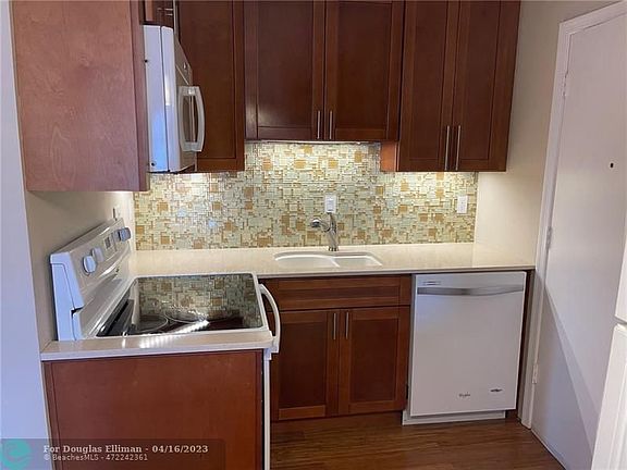 5th image of 2201 NE 66th St APT 1332