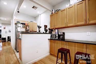 Rented by Urbane Brokerage