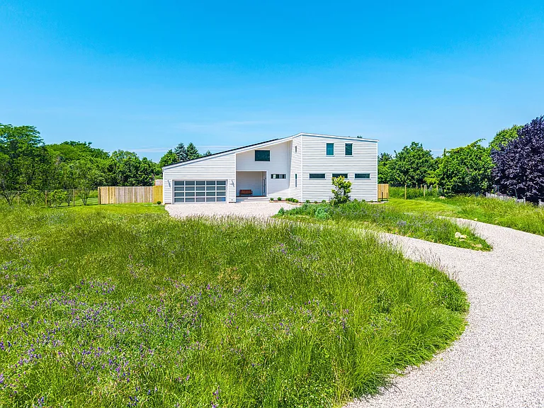 420 Old Farm Rd — Photo 3