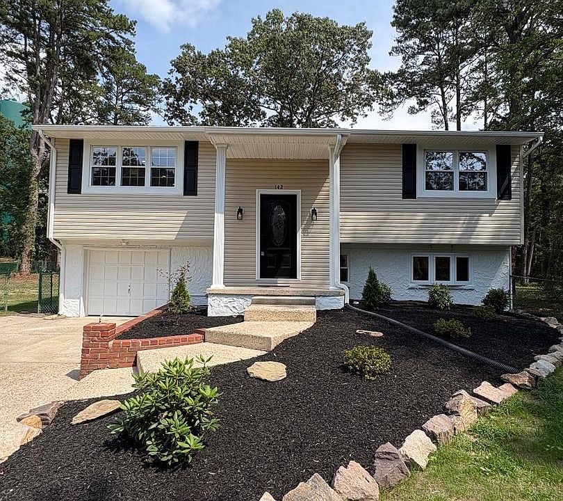 1st image of 142 Acorn Ct