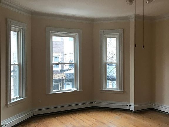 4th image of 246 W 5th St #1