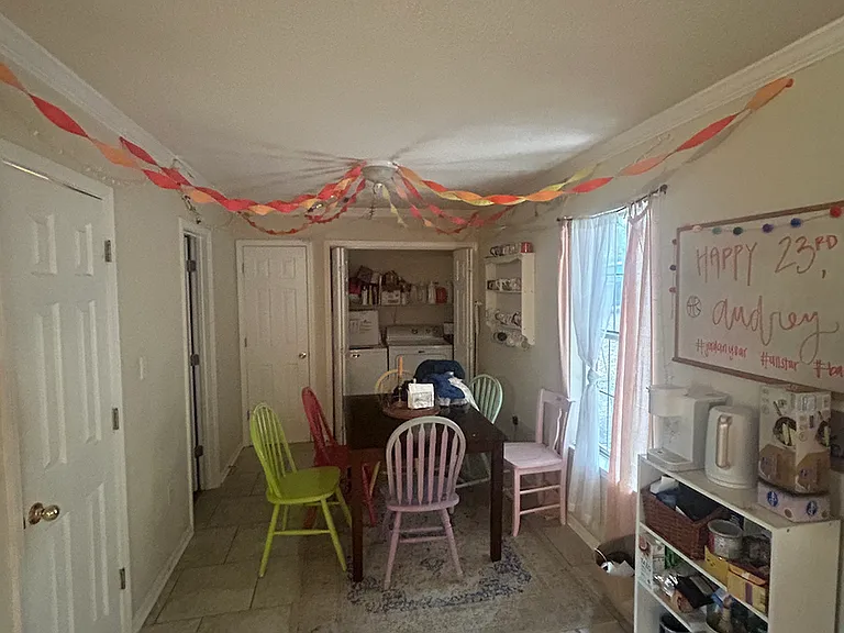 215 Hodgson Dr — Photo 3