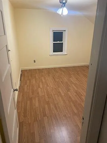 28 Swan Ave #2 — Photo 4