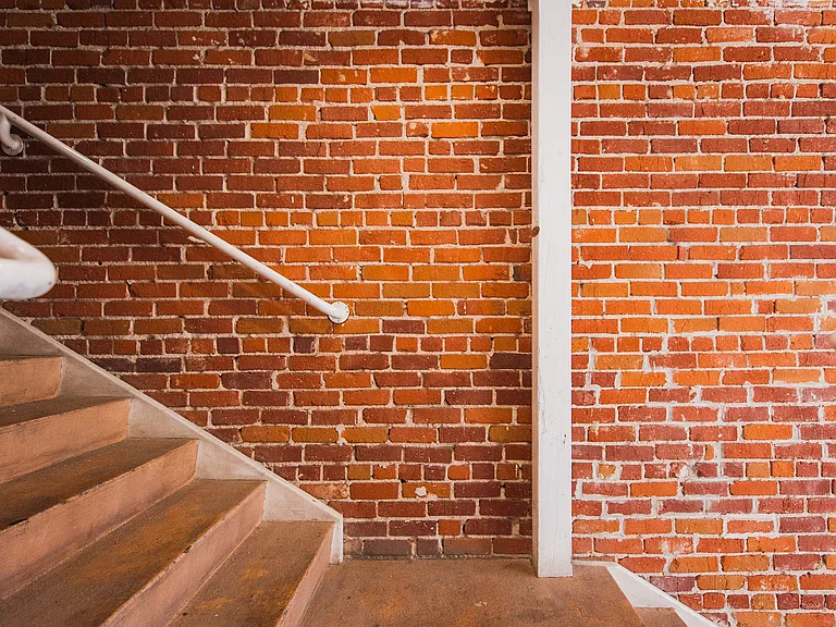 Daisy Studios/Lofts — Photo 9