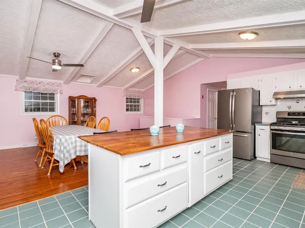 18 Dulko Circle, Wakefield, NH 03872