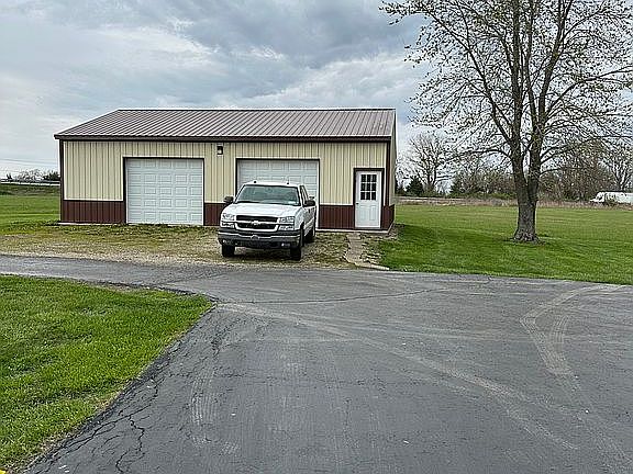3rd image of 1165 Highway 136