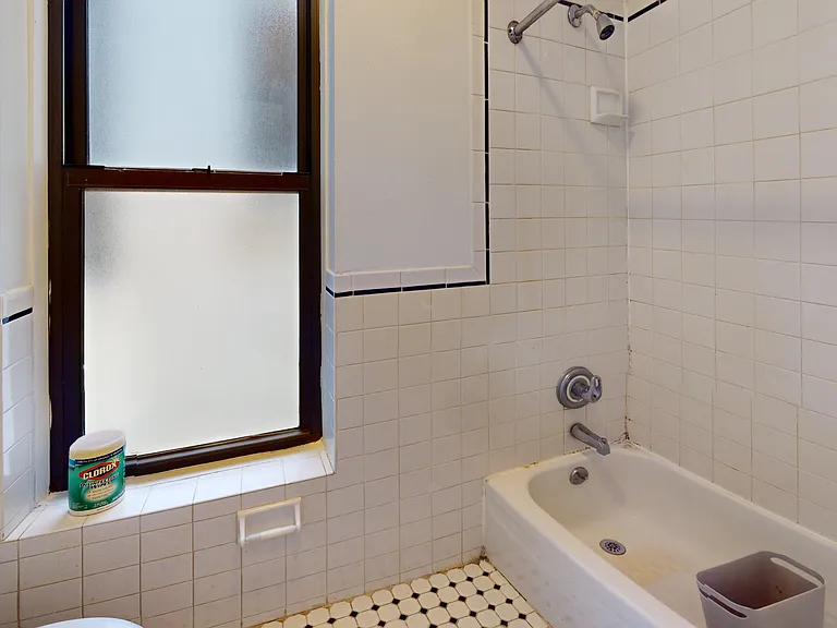 1443 York Ave #4N — Photo 8