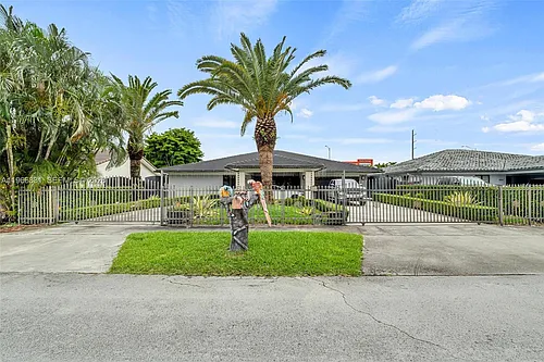 344 NW 136th Pl #B Photo 1