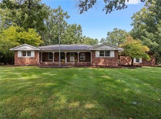 1611 E Pleasant Valley Rd, Seven Hills, OH 44131