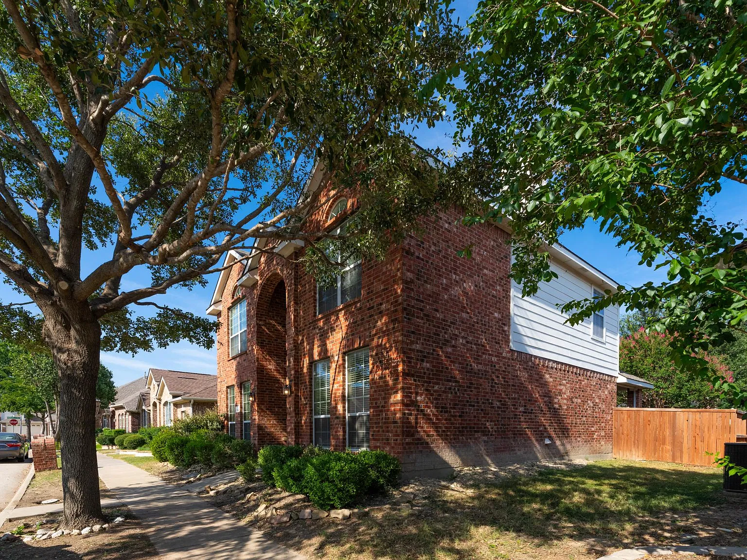 3513 Lone Mountain Trl — Photo 2