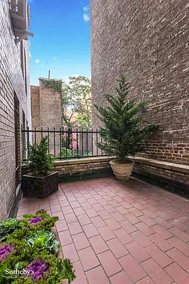 Sold by Sotheby's International Realty | media 28