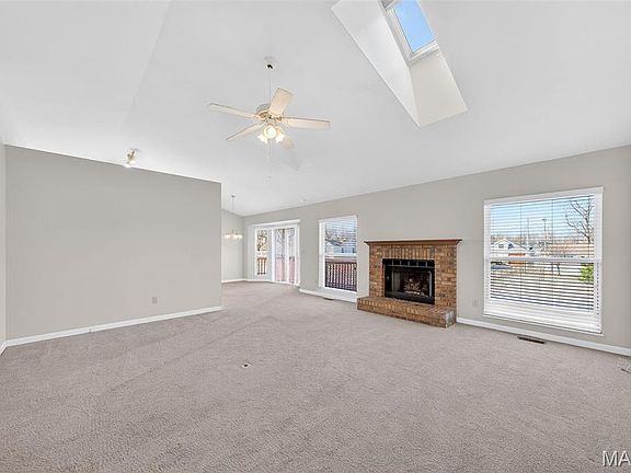 3rd image of 1002 Chapel Hill Dr Unit 2