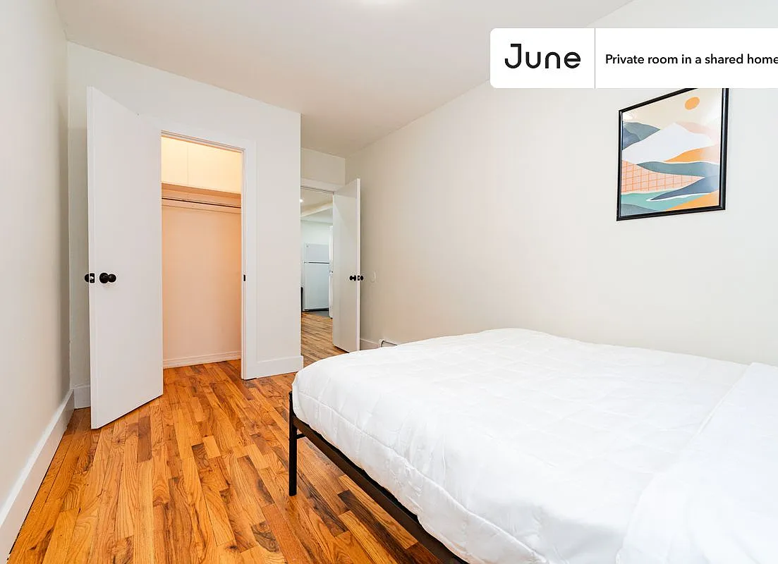 Queen bedroom in 3 bed/1 bath home in Bedford-Stuyvesant #1793 A — Photo 2