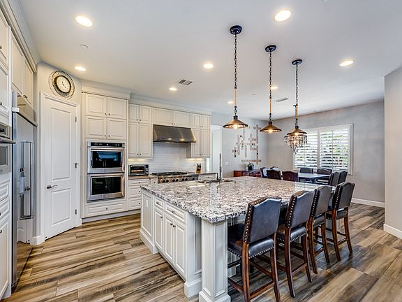 4th image of 7377 Woods Ct