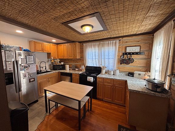 3rd image of 106 E Park Ave #1/2