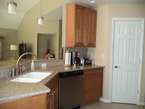 4th image of 6938 Lakewood Dr