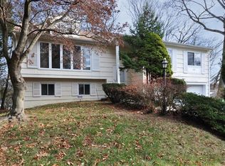 49 Overlook Rd, Dobbs Ferry, NY 10522