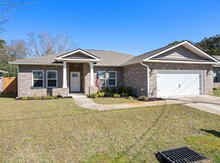 10 Lucky Ln, Mary Esther, FL 32569