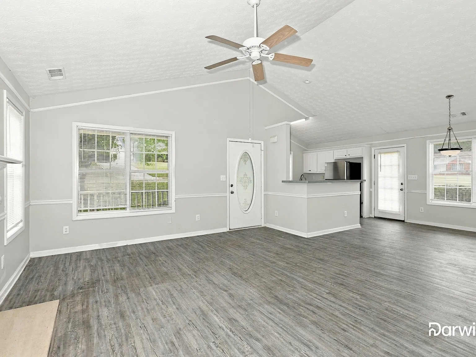 3 bed, 2.0 bath, 1260 sqft, $1,625 — Photo 4