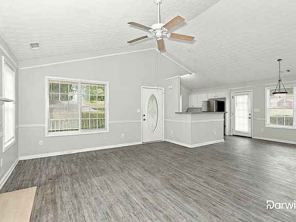 4th image of 10 Ryans Cir