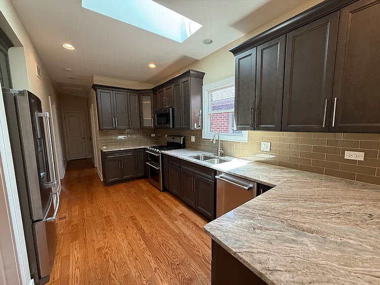 1110 N Christiana Ave — Photo 6
