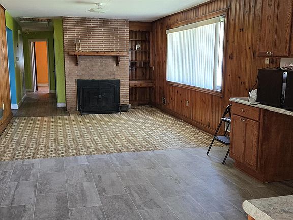 3rd image of 115 Ivy Dr