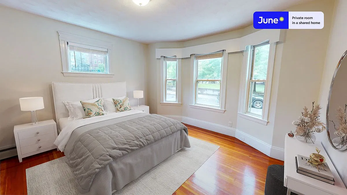 Queen bedroom in 5 bed/1 bath home in Somerville #1343 D — Photo 1