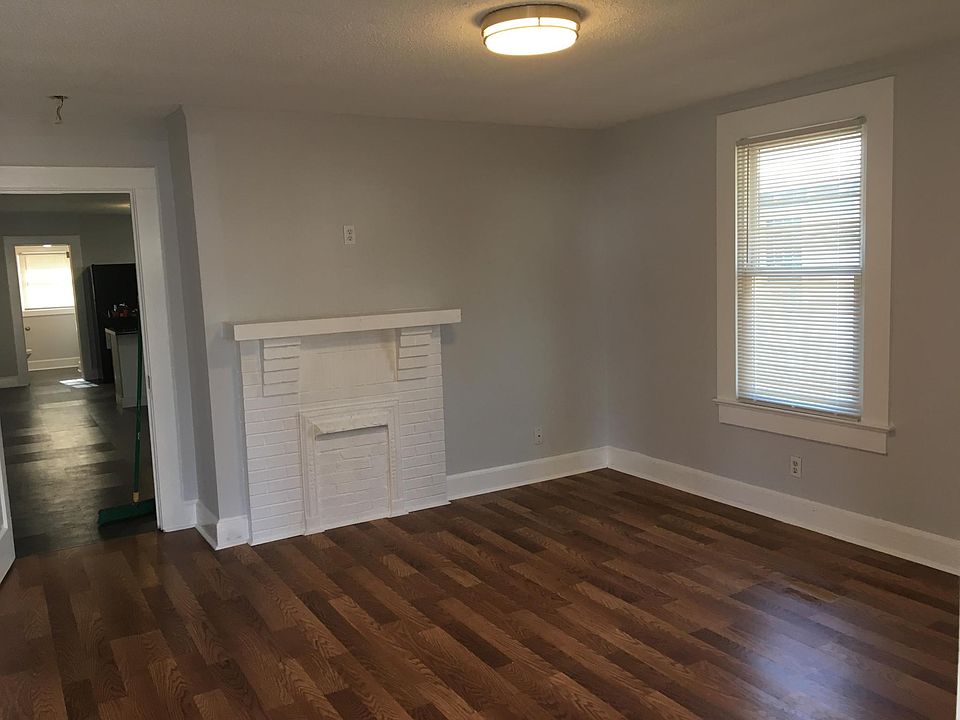 Front flex room
