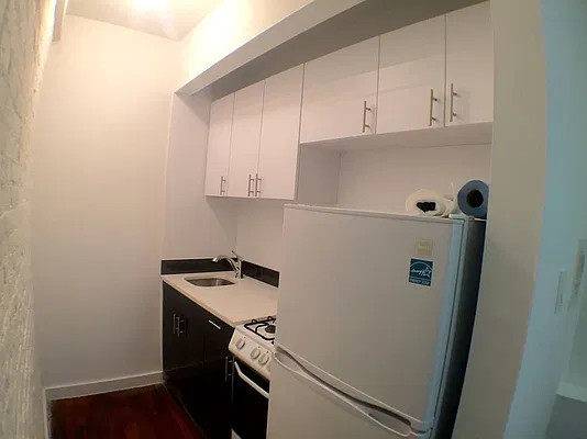 Rented by Kahen Properties | media 6