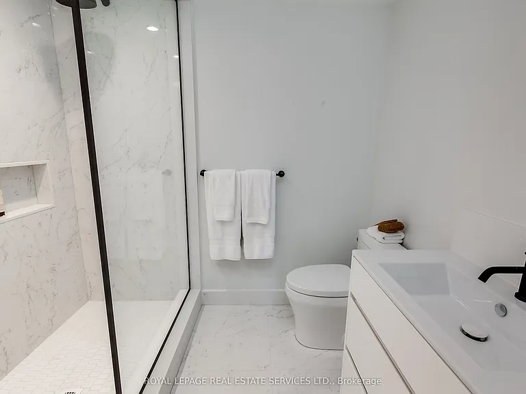 126 Hudson Dr — Photo 18