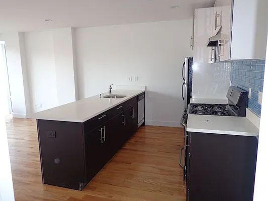 Rented by Bahar Management | media 27